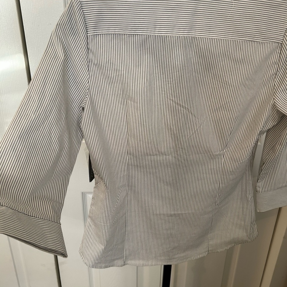 Covington quarter slit sleeve button down stretch top - Picture 6 of 8